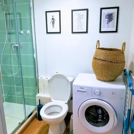 Maisonnette Proche Du Marin *