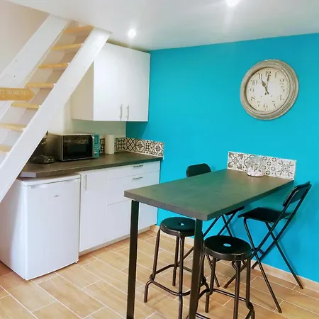 Maisonnette Proche Du Marin *