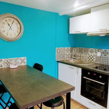 Maisonnette Proche Du Marin *