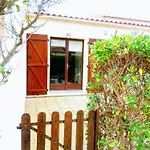 Maisonnette Proche Du Marin Ferienhaus