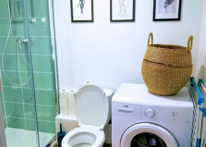 Maisonnette Proche Du Marin *